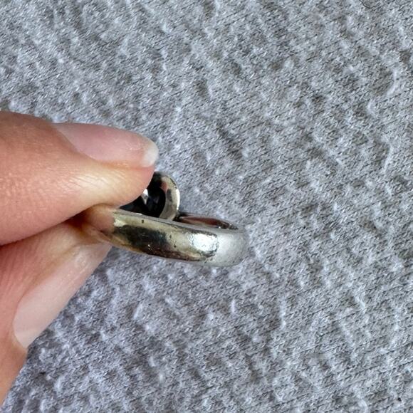 VINTAGE James Avery Silver Heart Knot Ring Size 7.5 - Picture 4 of 5